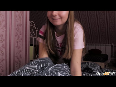 ❤️ Blondie onun BFF-ni dərindən sorur və ağzına boşaldır ❌ Super porno az.pornburst.ru ﹏