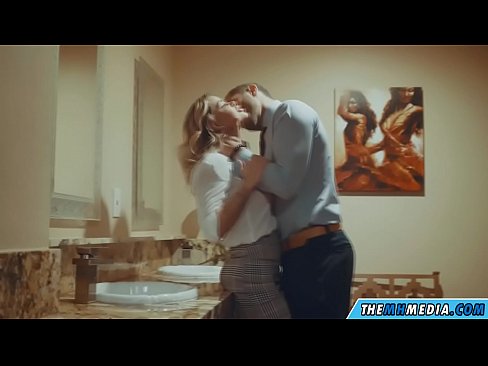 ❤️ Döşlü sarışın sizi ictimai tualetdə aldatdıqda ❌ Super porno az.pornburst.ru ﹏